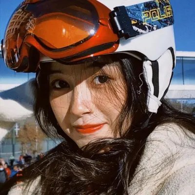 巴黎窈窕熟女海报